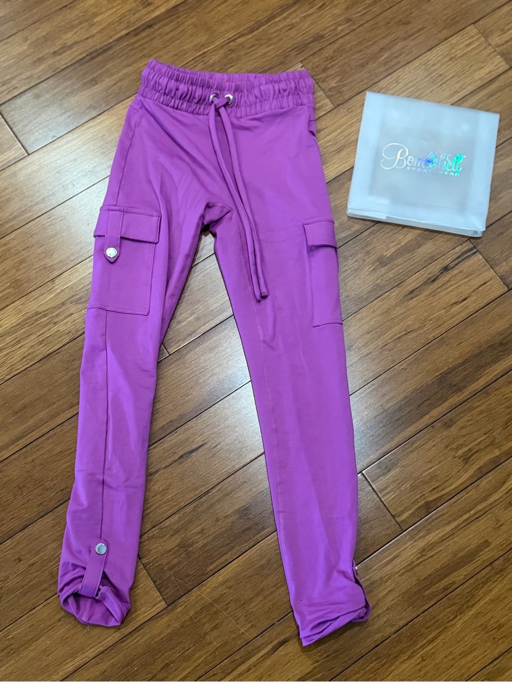 Bombshell Sportswear Cargo Edge leggings hyper violet XS